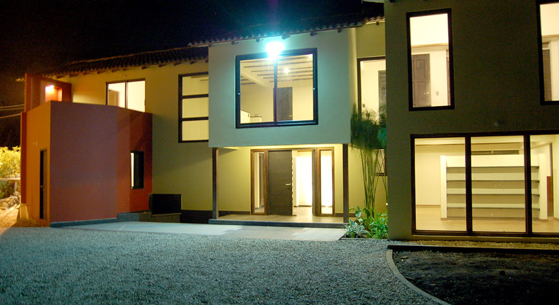 piscina Y fachada casa campestre quebrada