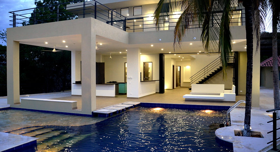 piscina Y fachada casa campestre ricaurte